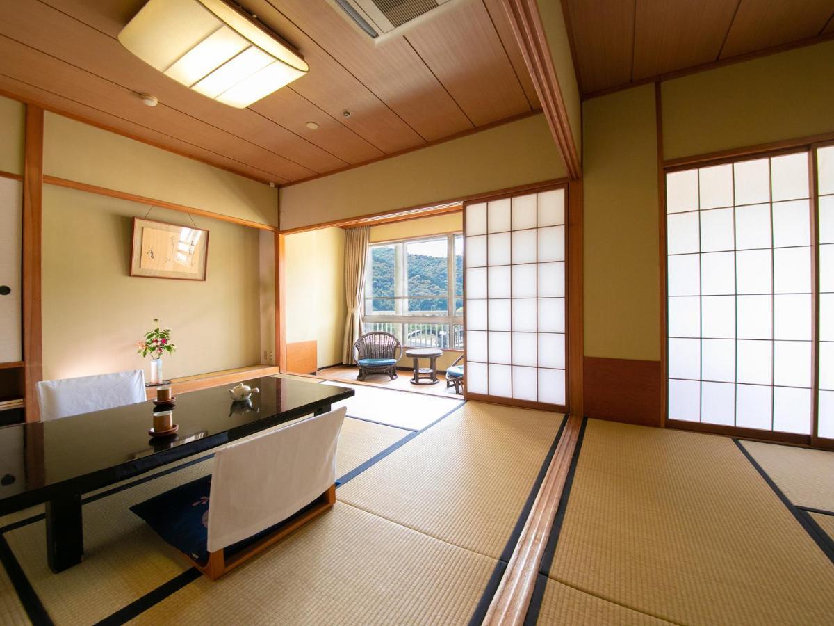 Iwakuni Kokusai Kanko Hotel Luaran gambar
