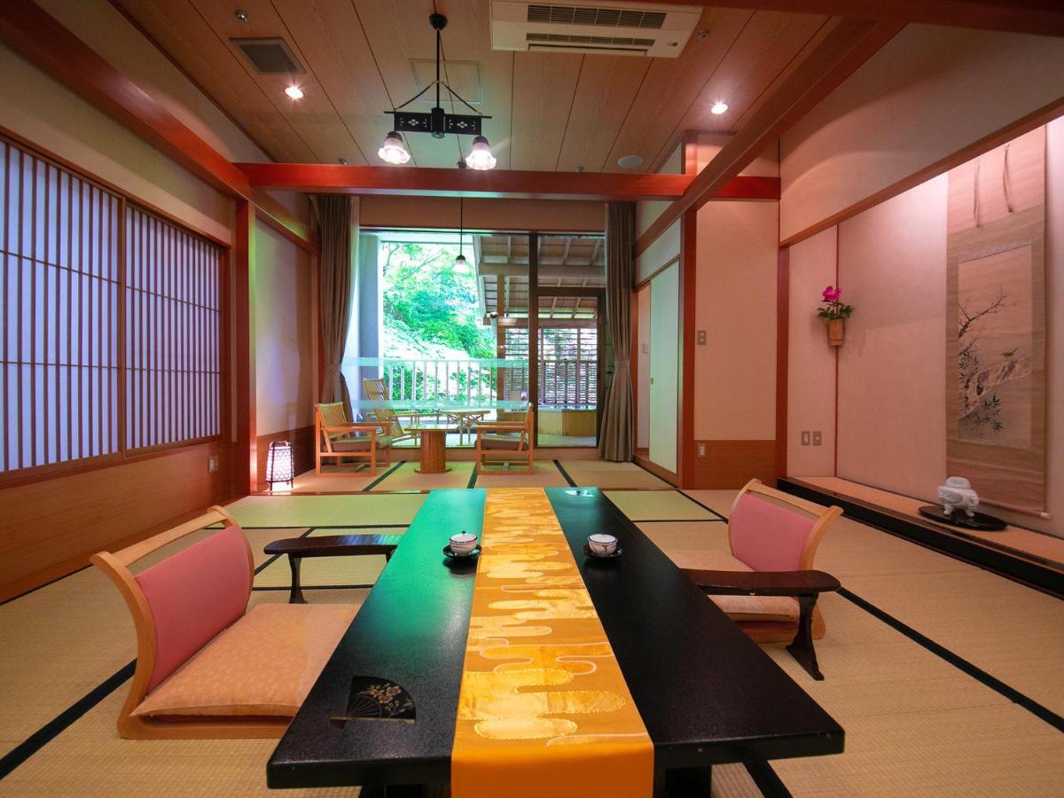 Iwakuni Kokusai Kanko Hotel Luaran gambar
